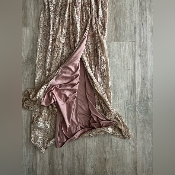 NWT Lulus Women’s Stolen Moments Dusty Pink Lace-Up Lace Maxi Dress - Medium - Picture 6 of 12